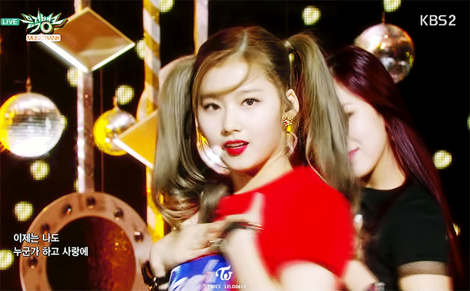 우아하게 시절 트와이스 사나.jpgif | 인스티즈