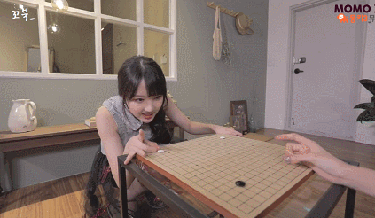 여자친구 예린 vs 소원 알까기.gif | 인스티즈