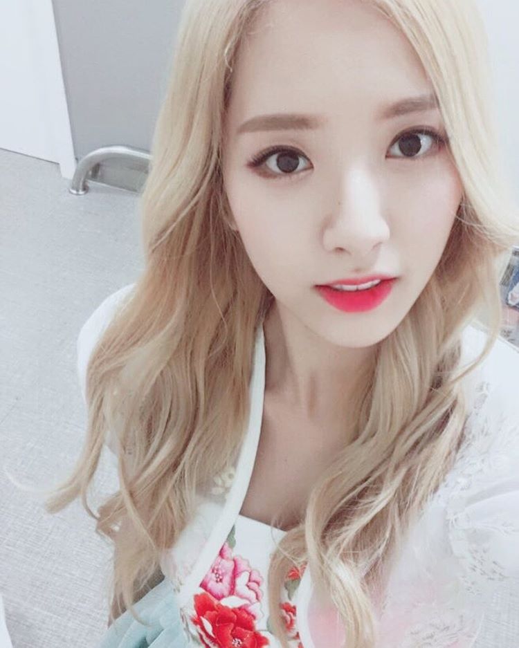 우주소녀 보나 금발머리 시절.gif | 인스티즈