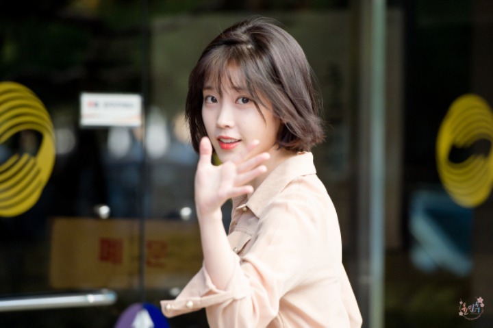 아이유 열린음악회 출근길 (달려라 하니).jpg | 인스티즈