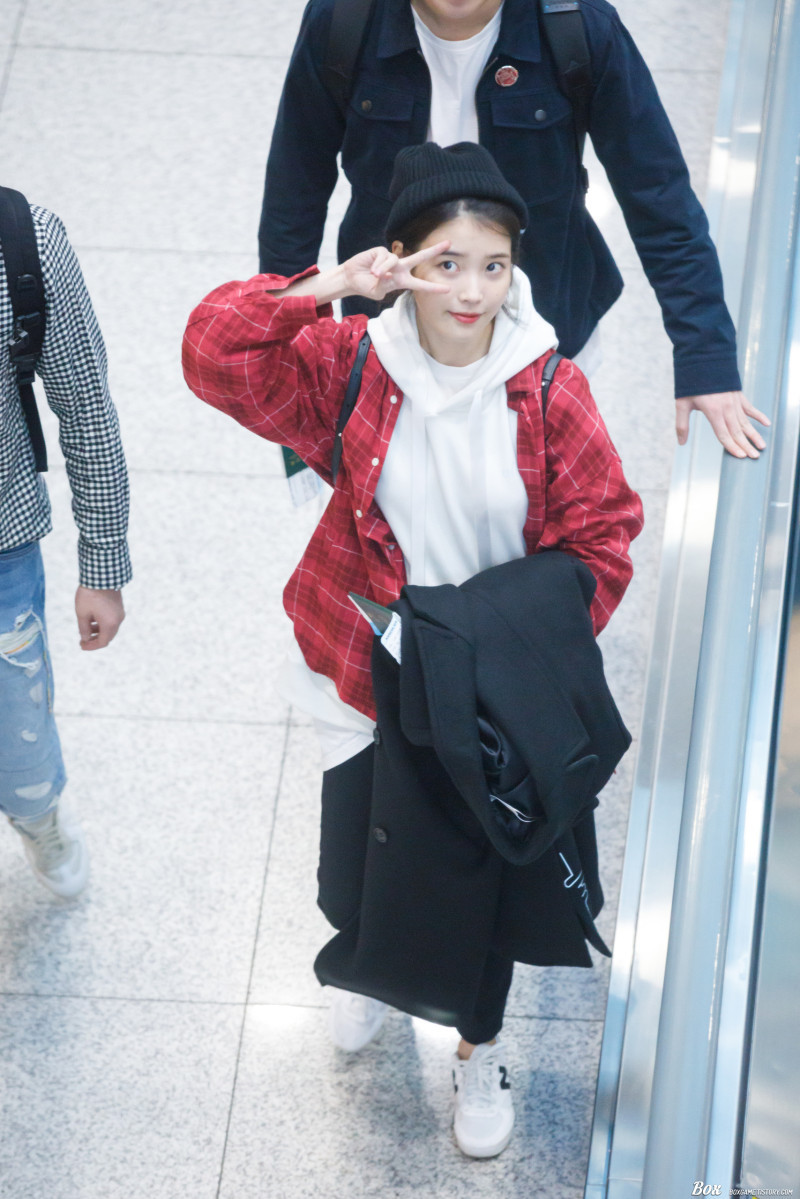 아이유 공항 직찍.jpg | 인스티즈