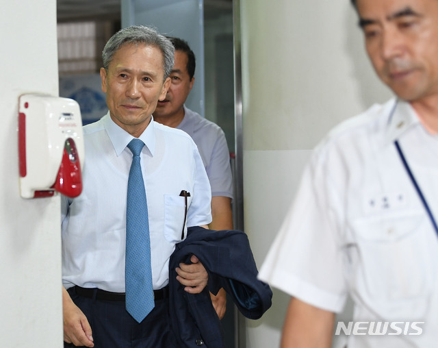 김관진 전 국방부 장관 첫 공판 출석.jpg | 인스티즈
