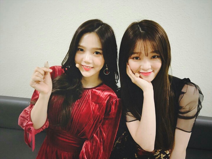 오늘자 오마이걸 인스타 업뎃 | 인스티즈
