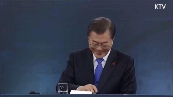 지지자들 자제시켜달라는 질문받은 문재인 대통령 표정 | 인스티즈