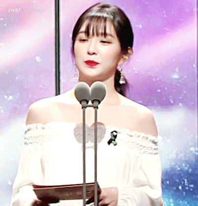 매년 연말 시상식에서 미모 폭발하는 아이린.jpgif | 인스티즈
